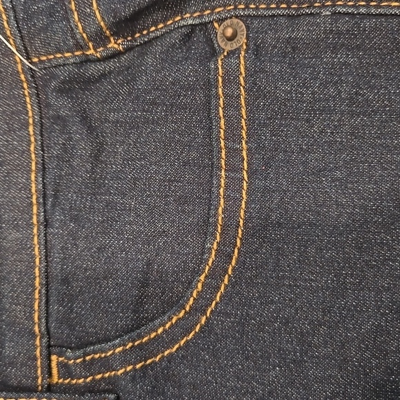 NWT. OLD NAVY MID-RISE SUPER SKINNY REGULAR. SIZE 10. DARK WASH. - Picture 8 of 10